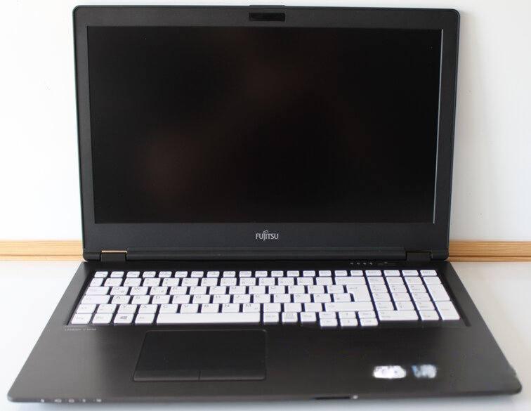 Лаптоп Fujitsu LifeBook U758 Клас A произведен в Япония