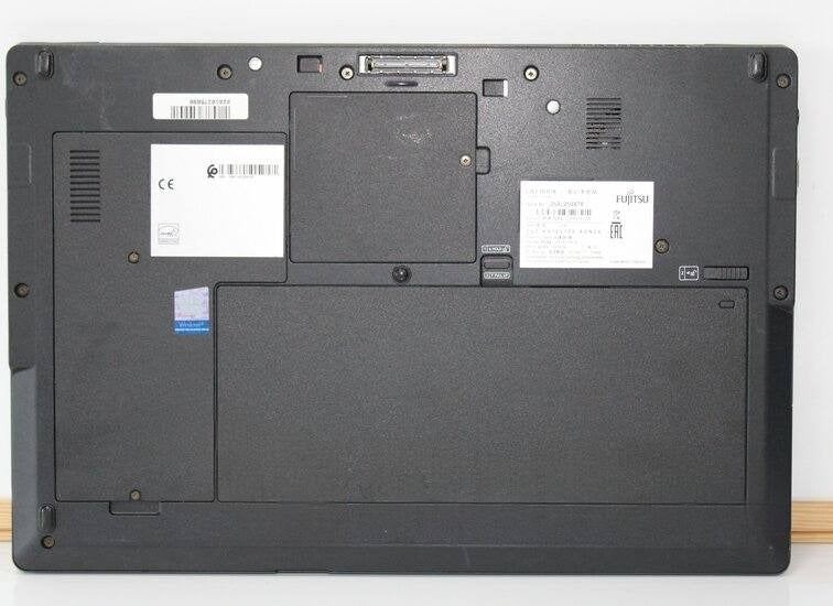 Лаптоп Fujitsu LifeBook U758 Клас A произведен в Япония