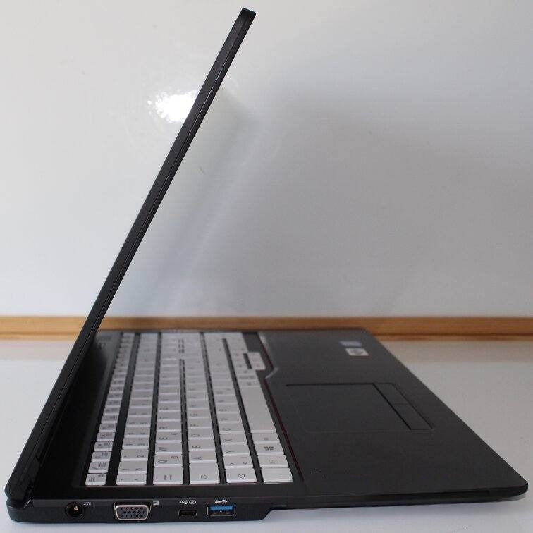 Лаптоп Fujitsu LifeBook U758 Клас A произведен в Япония