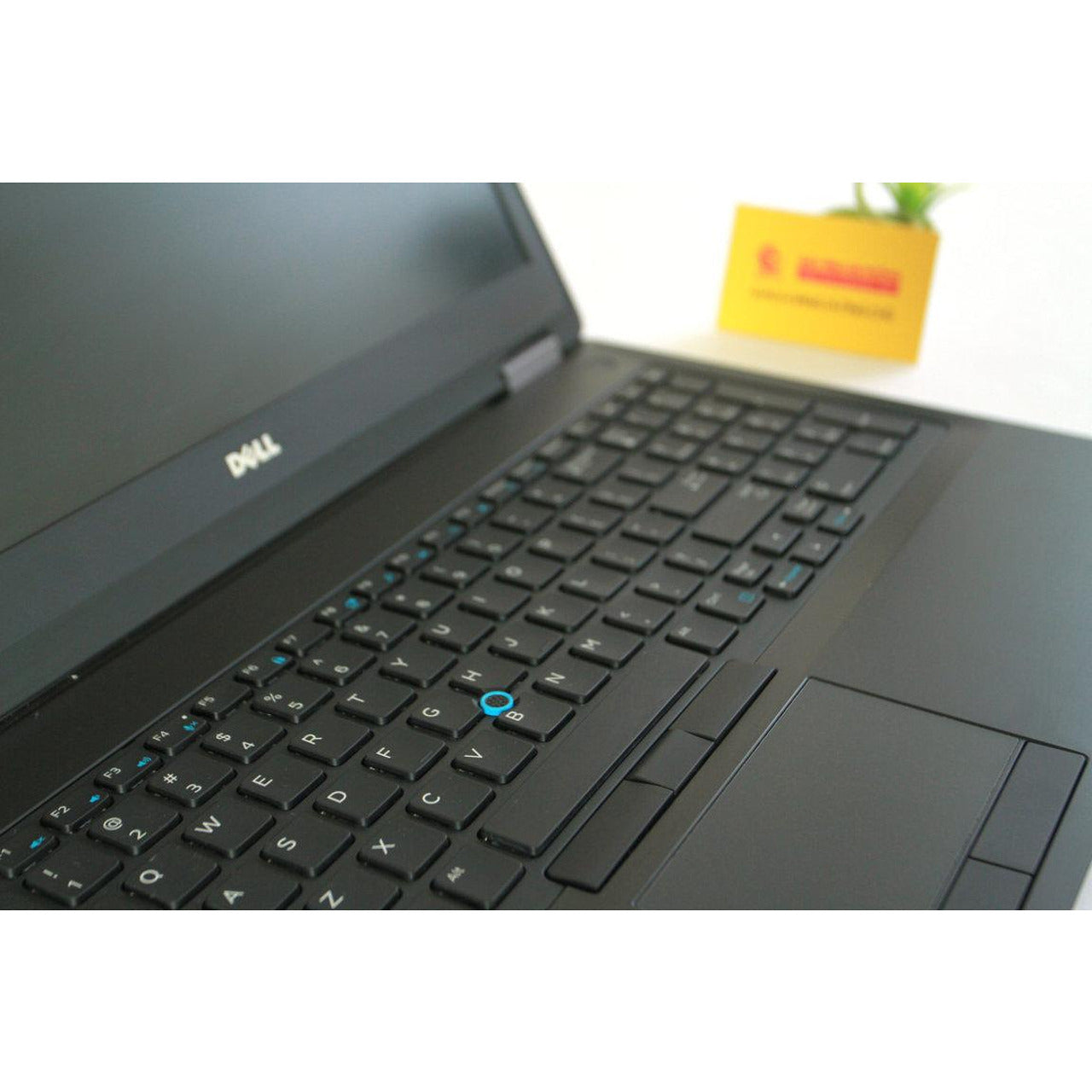 Лаптоп Dell Latitude 5550